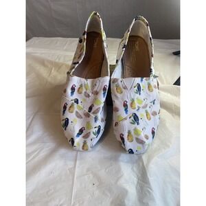 Women's Toms Classic Canvas Tropical Birds & Fruit Slip On Flats- Size 9.5 W